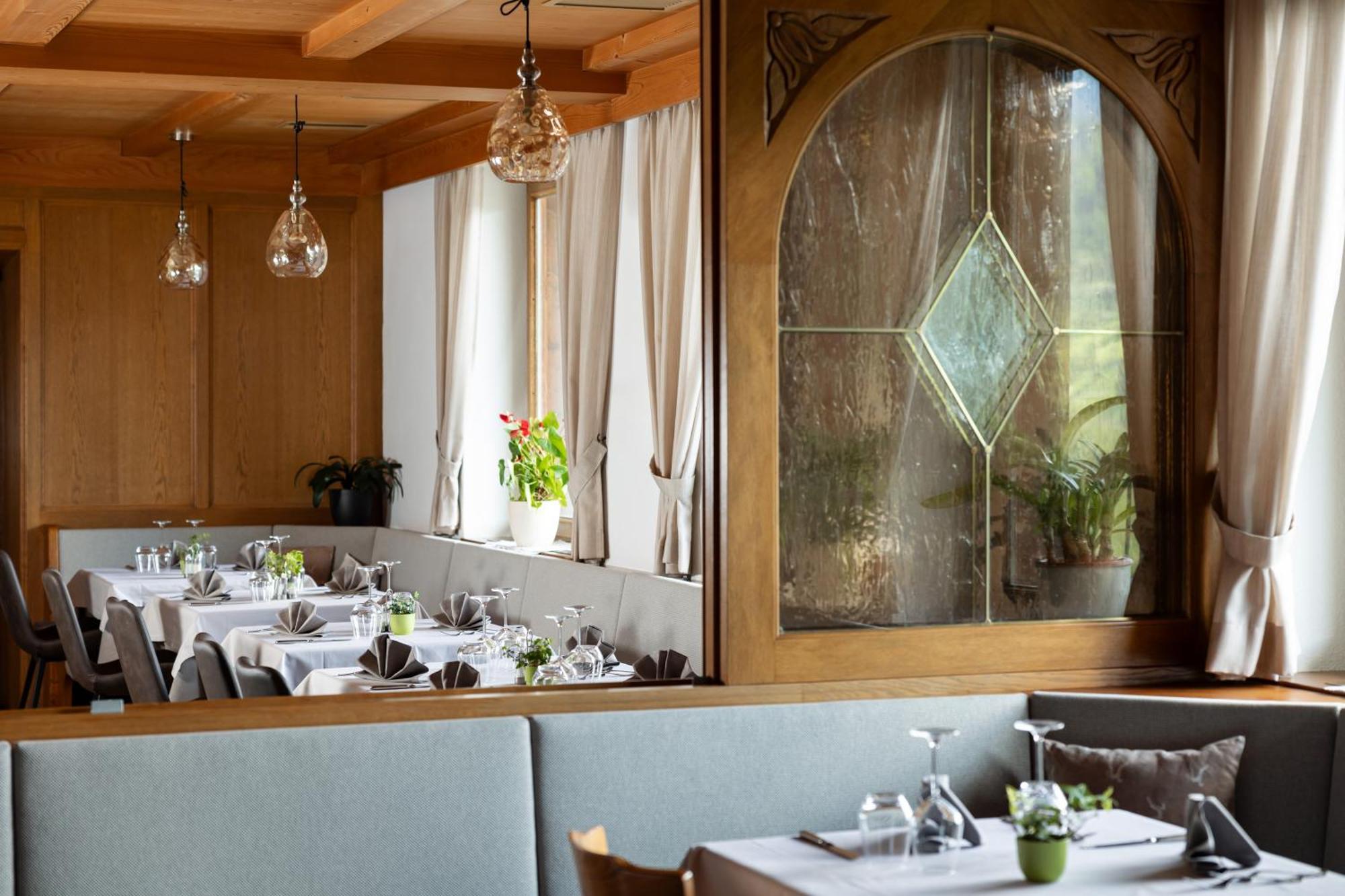 Hotel Alpenrose Dolomites La Valle Exterior photo